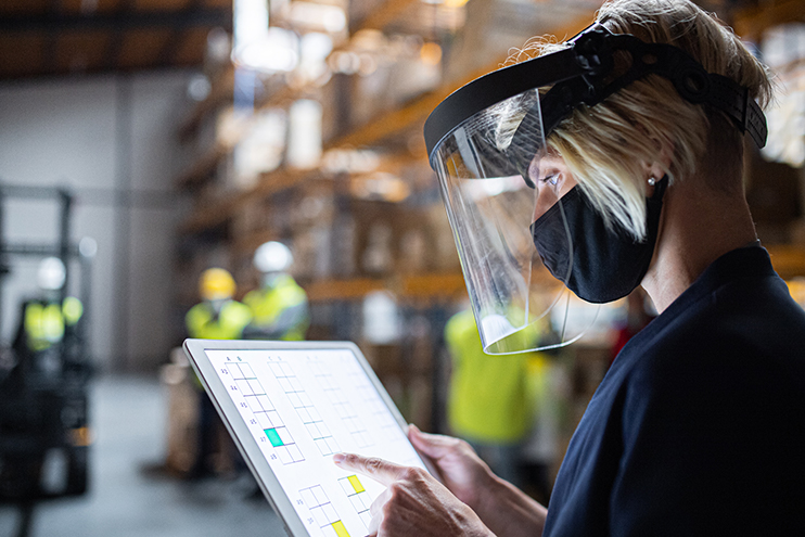 adaptarea-sistemelor-din-depozite-si-hale-de-productie-la-regulile-de-distantare-sociala